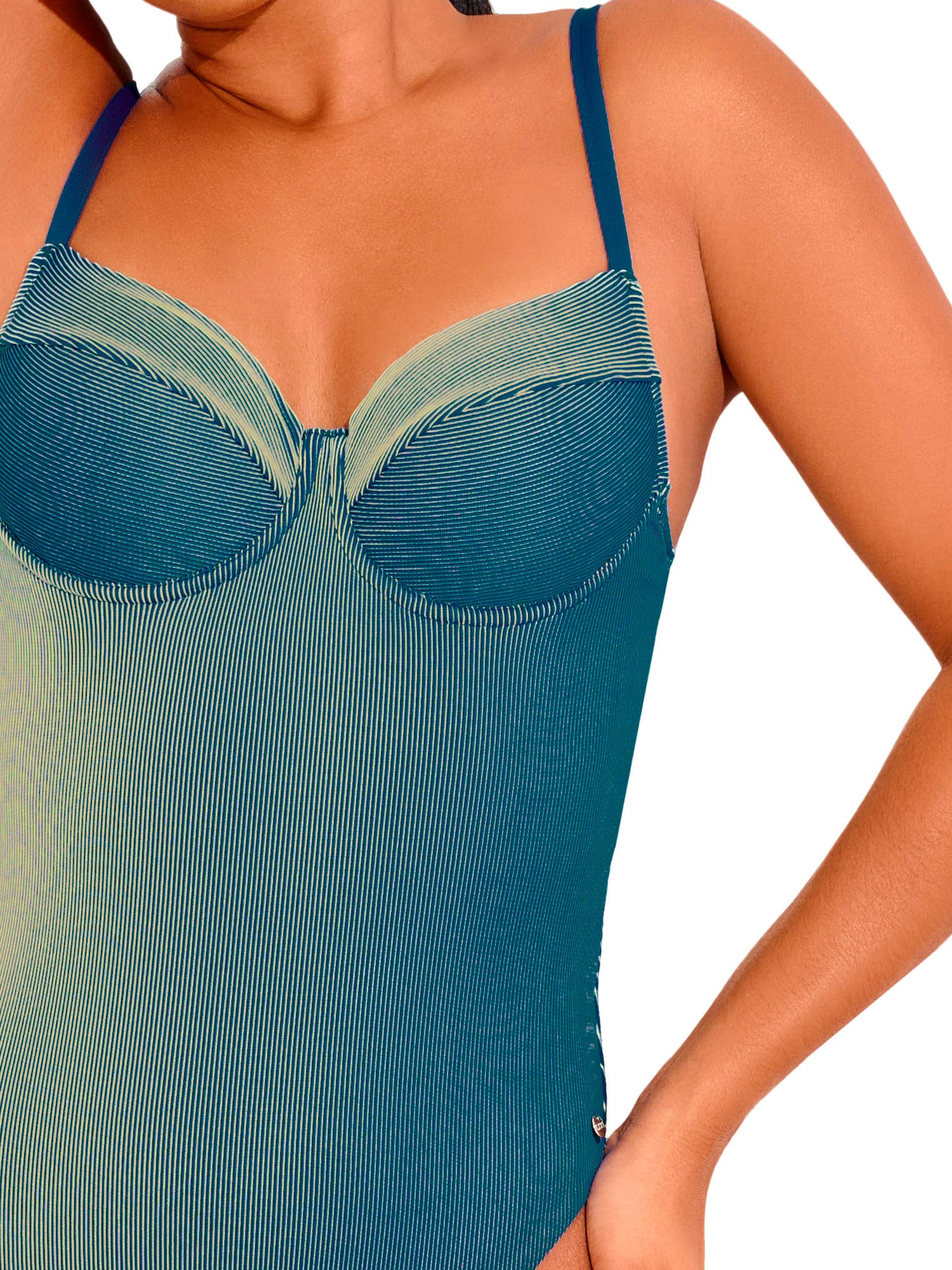 Maillot de bain une pièce échancré armaturé NAIROBI Lisca