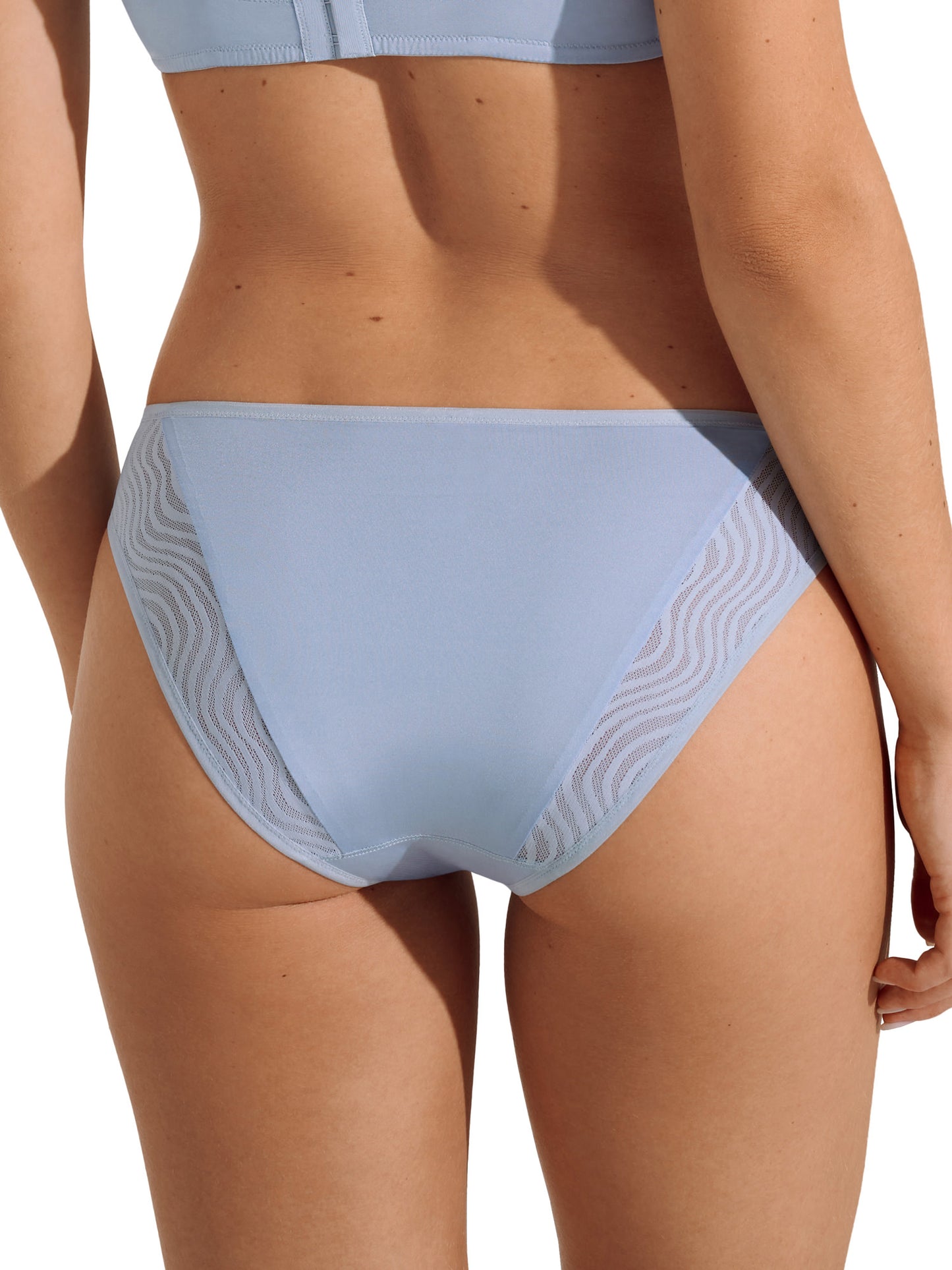 Slip Nikki Lisca