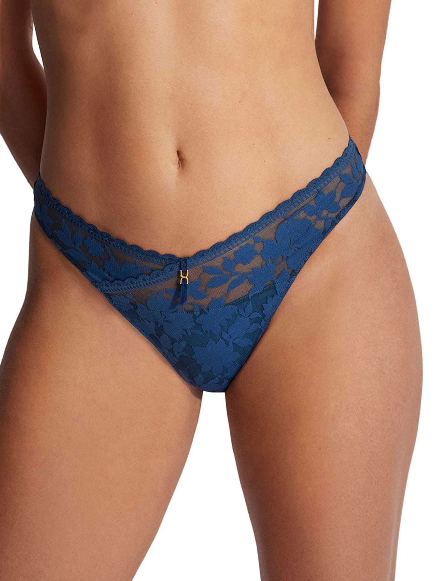 String Gabrielle Selmark
