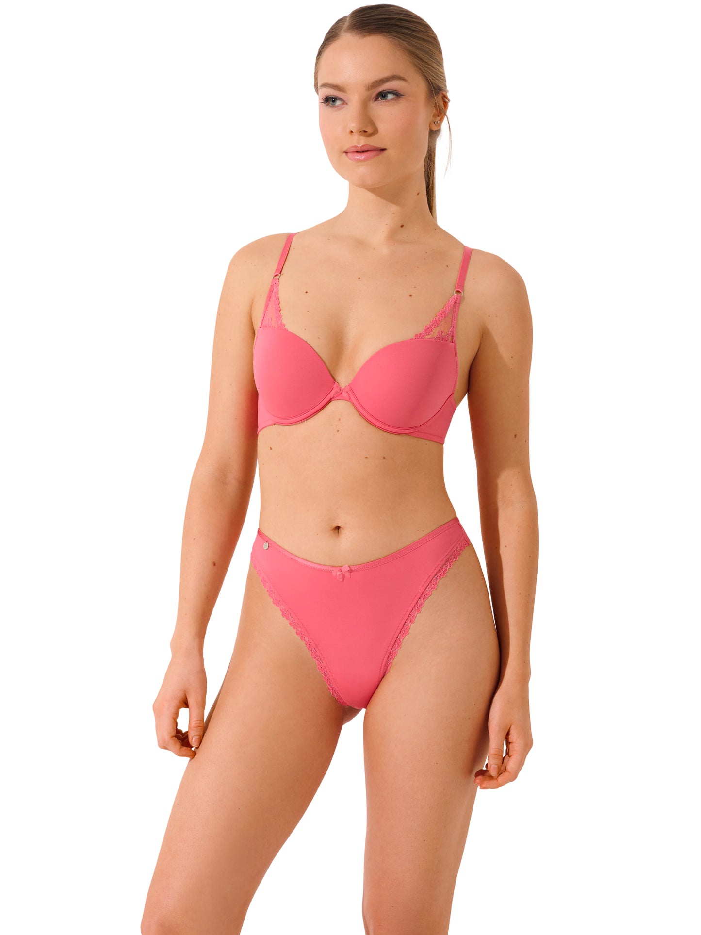 Brésilien échancré Sunset Lisca Cheek