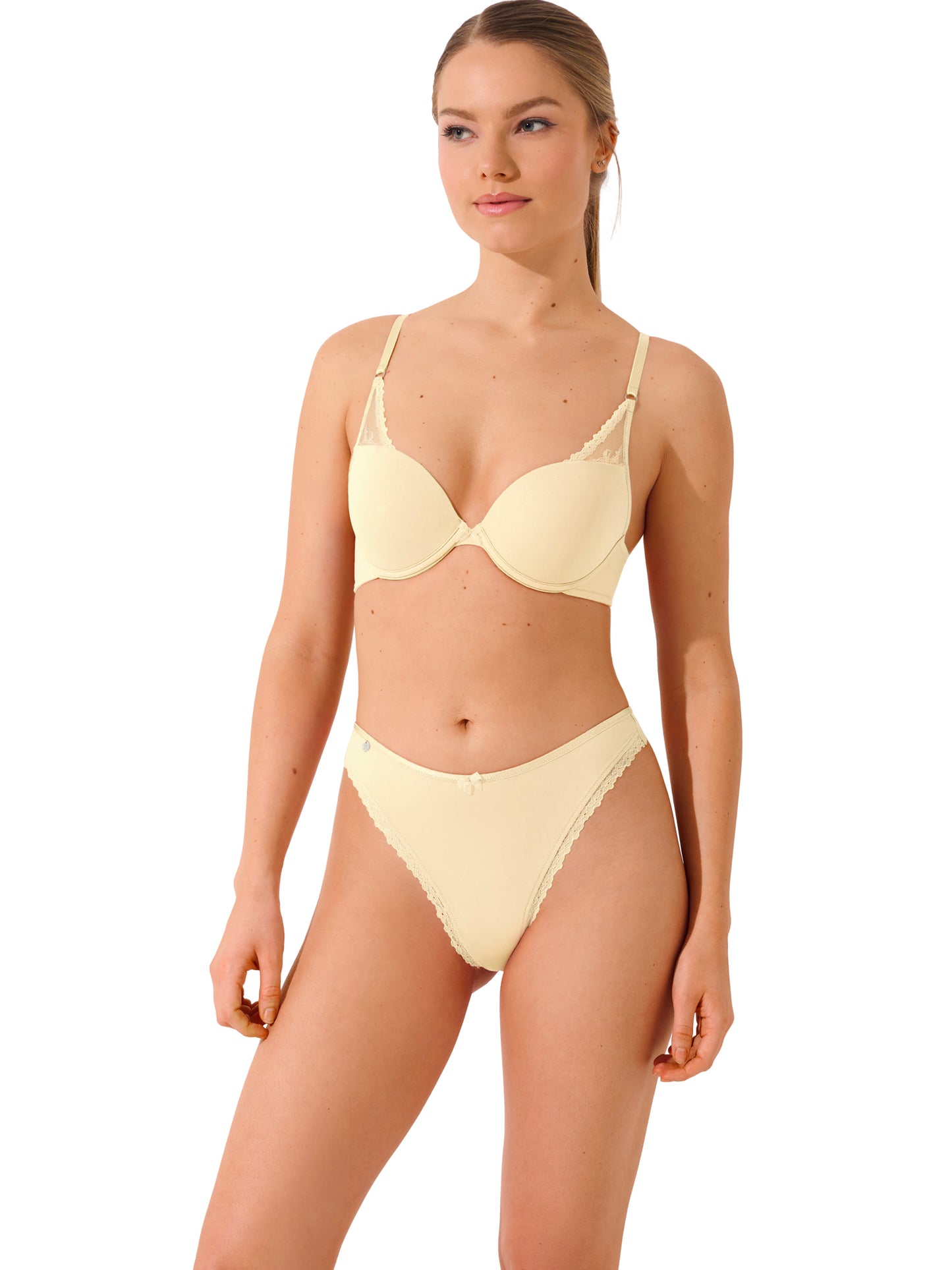Brésilien échancré Sunset Lisca Cheek